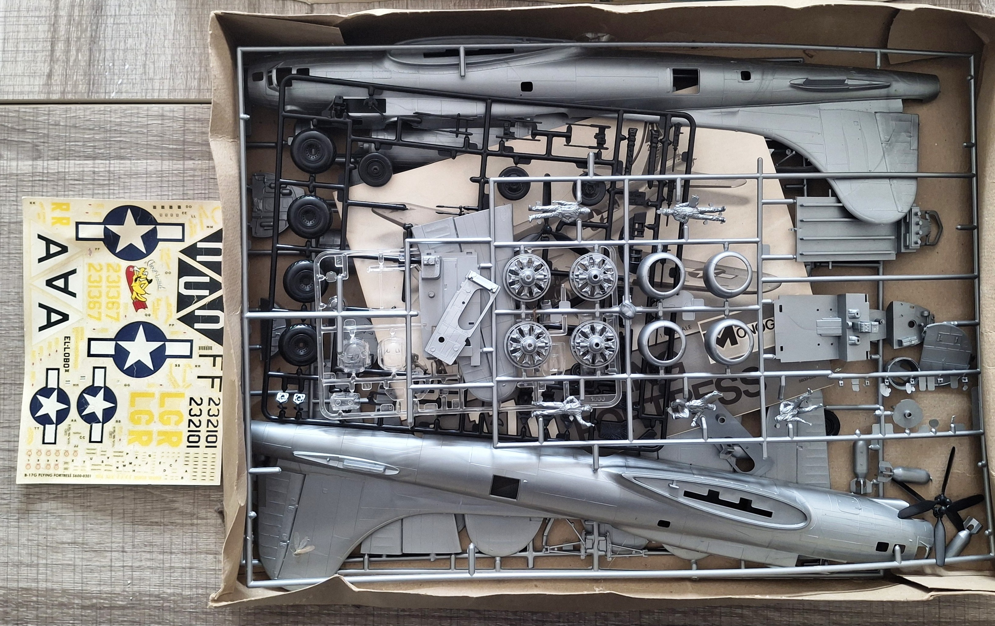 B17 Intérieur boite.jpg